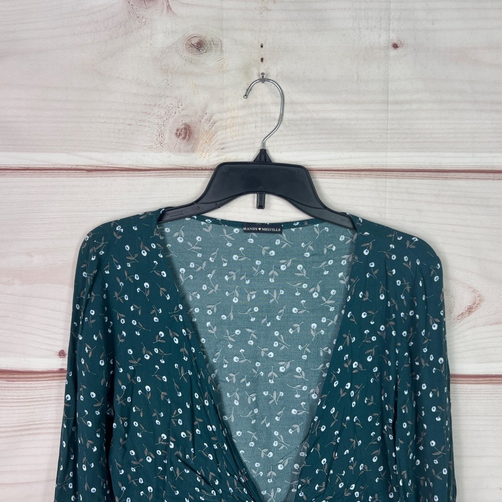 Brandy Melville Top Womens OS Green Floral Blouse Long Sleeve Crop Tie Waist - Picture 2 of 8